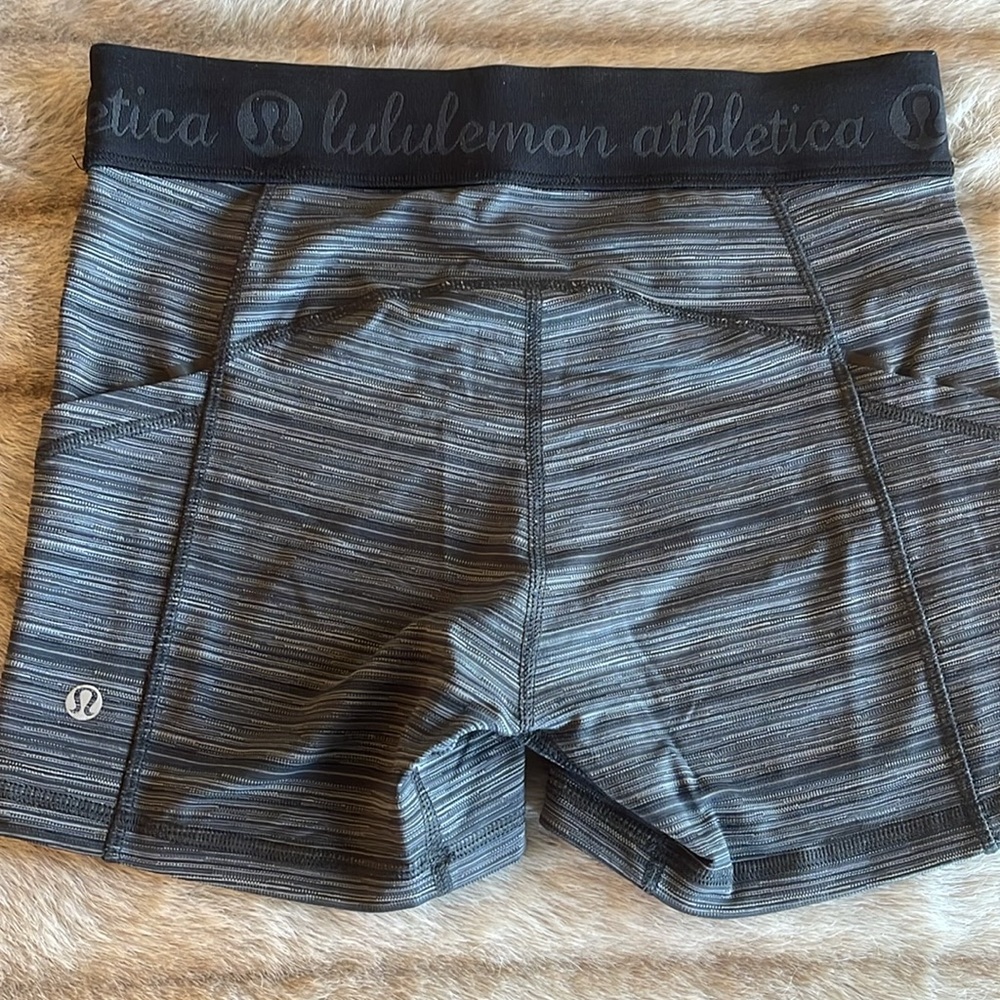 Lululemon spandex shorts